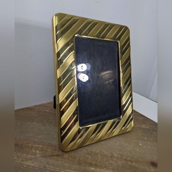 Vintage gold metal frames, gold picture frame, 1980's home decor, 4x6 - Picture 6 of 6